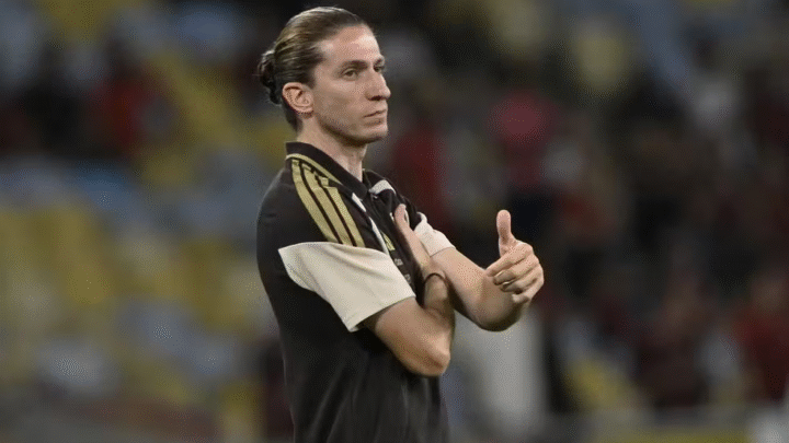 Ex-parceiros de Flamengo se reúnem em despedida emocionante de Filipe Luís rumo à Europa