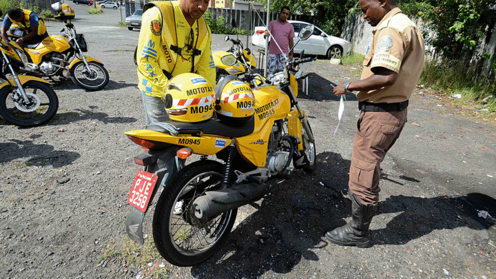 Prefeitura cria tabela de preço para corridas de mototáxi em Salvador