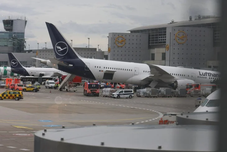 Vídeo: Acidente com avião Boeing 787 deixa vários feridos em Frankfurt, na Alemanha