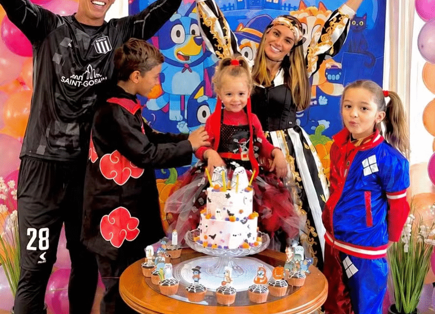 Fora de casa devido à Copa, goleiro Muslera é incluído em foto de família por meio de IA