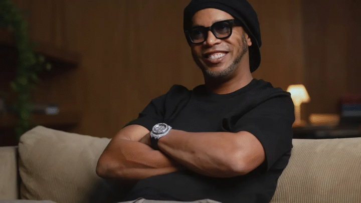 Retorno inesperado: projeto na Itália prepara a volta de Ronaldinho Gaúcho ao futebol europeu