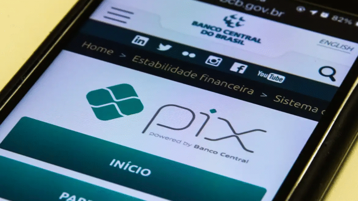 Nova regra do Banco Central faz Pix por aproximação exibir saldo em conta antes de compra