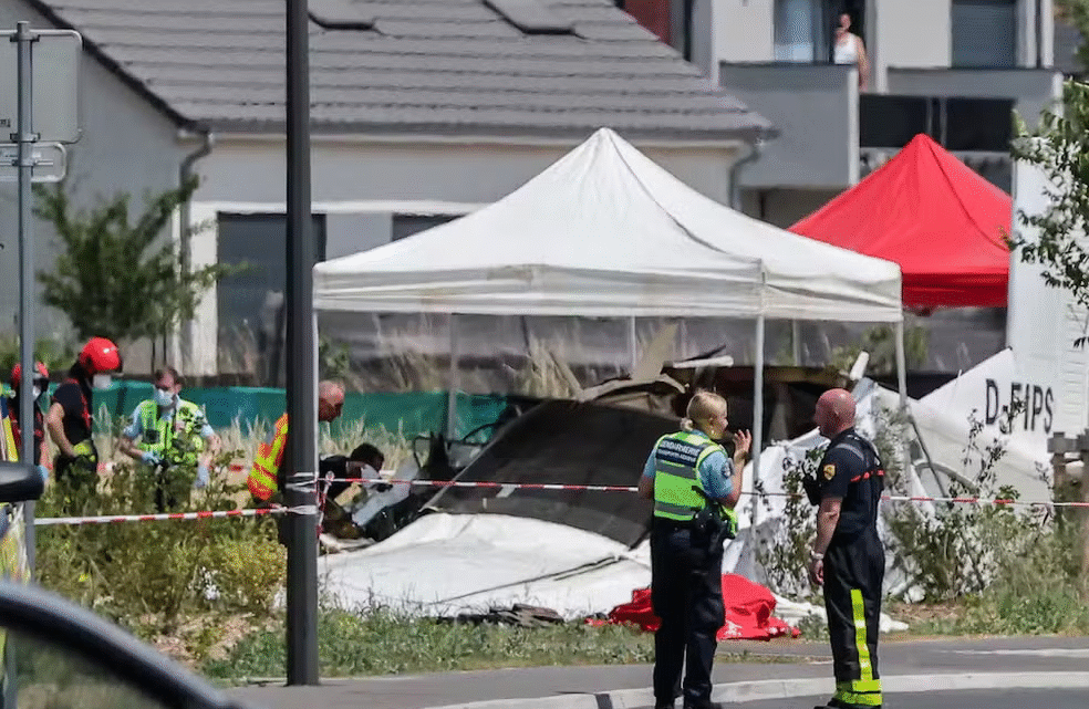 Avião de paraquedismo cai na França e deixa 11 mortos