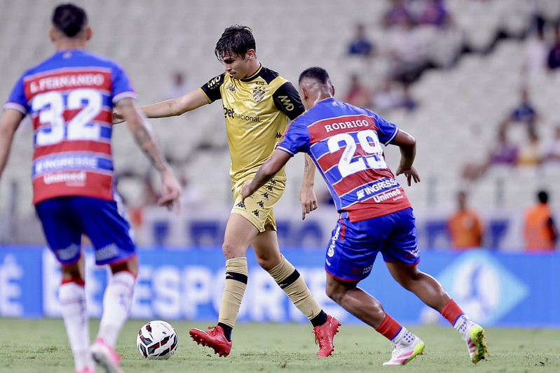 Fortaleza x Sport termina com vitória cearense e quarta partida sem vitória dos pernambucanos