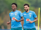 Vinicius Jr. e Paquetá durente treino da Seleção Brasileira para escalação que vai enfrentar o Japão - Foto: Rafael Ribeiro/CBF