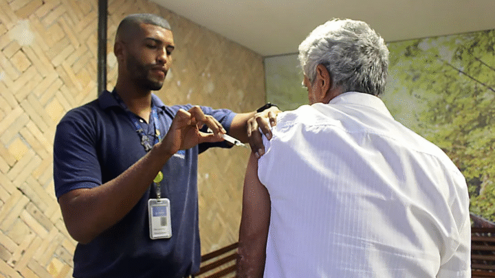 Nova estratégia estende os pontos de atendimento e o acesso à vacinação contra gripe em Salvador