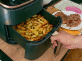 A airfryer não produz acrilamida, mas pode favorecer sua formação em determinadas condições Foto: Volha/ Adobe Stock