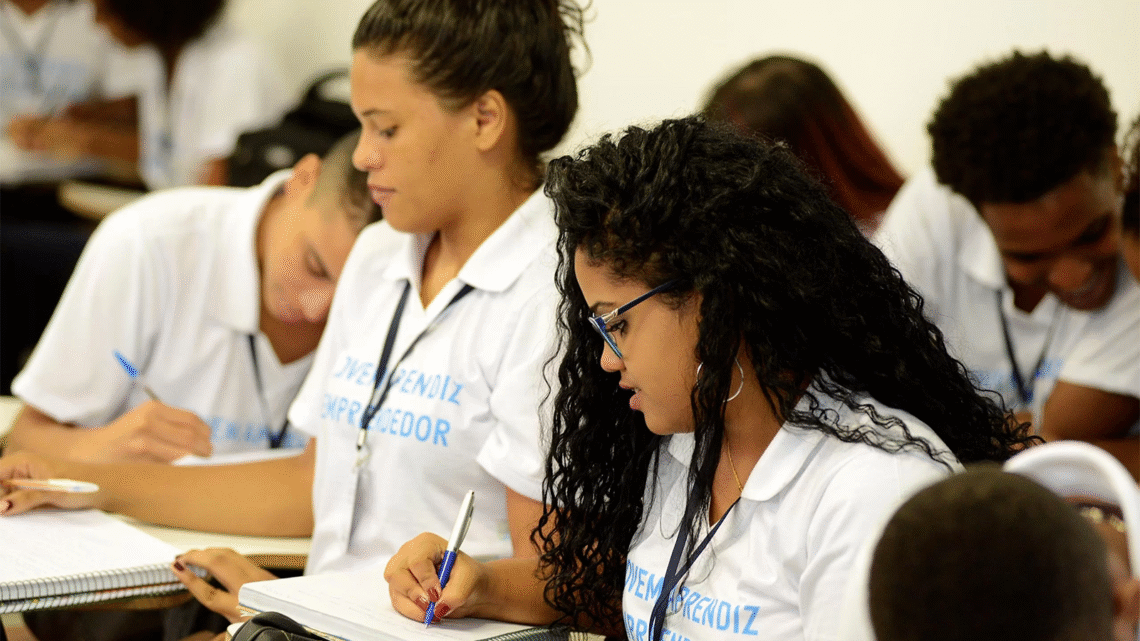 Projeto Jovem Aprendiz Empreendedor oferece 1200 vagas remuneradas