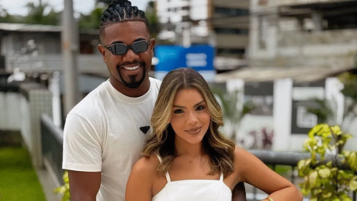 Davi Brito oficializa casamento no civil com a influenciadora baiana Emily Araújo