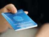 Carteira de Trabalho - Foto: Shutterstock