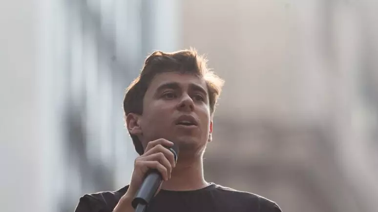 Nikolas Ferreira é condenado a pagar R$ 20 mil ao PT por publicação em rede social Nikolas Ferreira é condenado a pagar R$ 20 mil ao PT por publicação em rede social