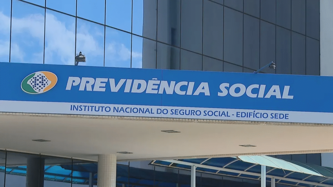 INSS paga aposentadorias e benefícios em agosto; veja calendário completo de depósitos