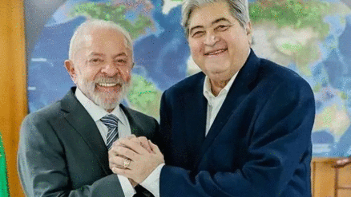 Aliados de Lula querem usar Datena para atacar Flávio Bolsonaro no horário eleitoral Aliados de Lula querem usar Datena para atacar Flávio Bolsonaro no horário eleitoral