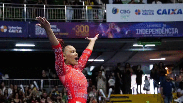 Rebeca Andrade atinge maior nota do mundo no salto em 2026 e fica fora da final no Brasileiro