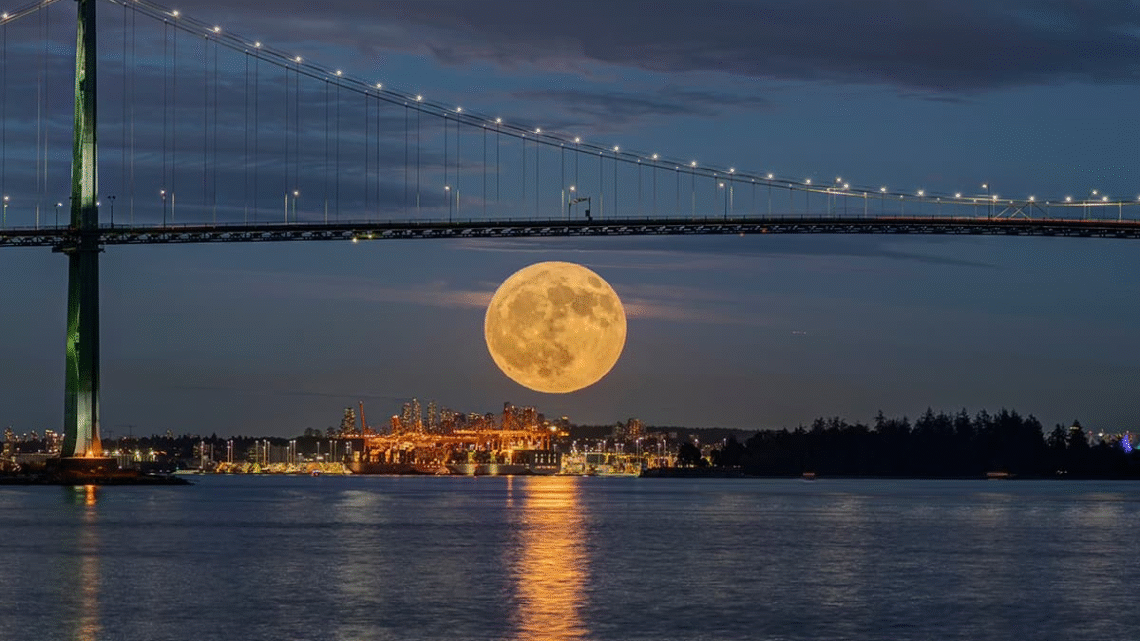 Lua hoje brilha na fase cheia com alta iluminação no céu deste sábado