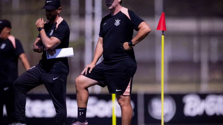 Escalação do Corinthians: André sente dores na coxa e vira desfalque contra o Bragantino