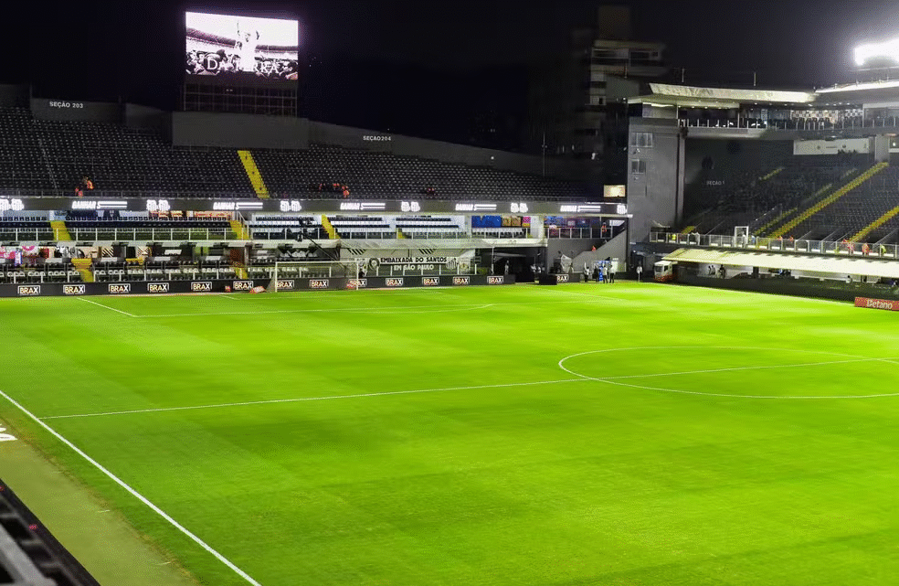 Santos x Athletico-PR traz duelo decisivo na Vila Belmiro pela 22ª rodada do Brasileirão