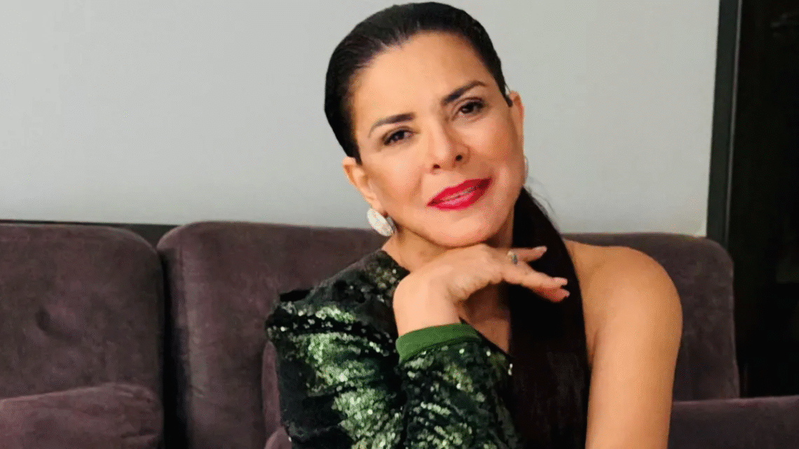 Mara Maravilha registra boletim de ocorrência após ter dados vazados por fãs de Xuxa Mara Maravilha registra boletim de ocorrência após ter dados vazados por fãs de Xuxa