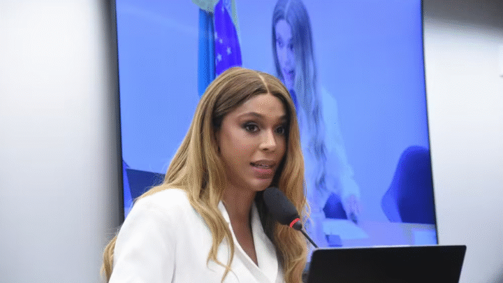Conselho de Ética aprova continuidade de processo contra Erika Hilton, mas prazo do mandato pode barrar punição