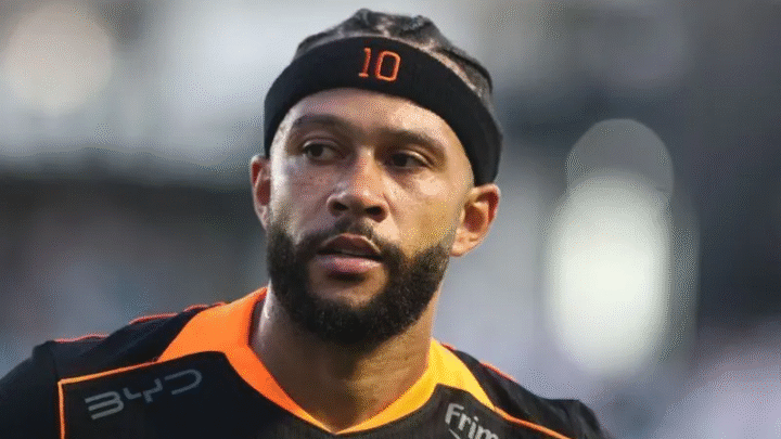 Memphis Depay não renova com o Corinthians após reviravolta e pressão política no clube