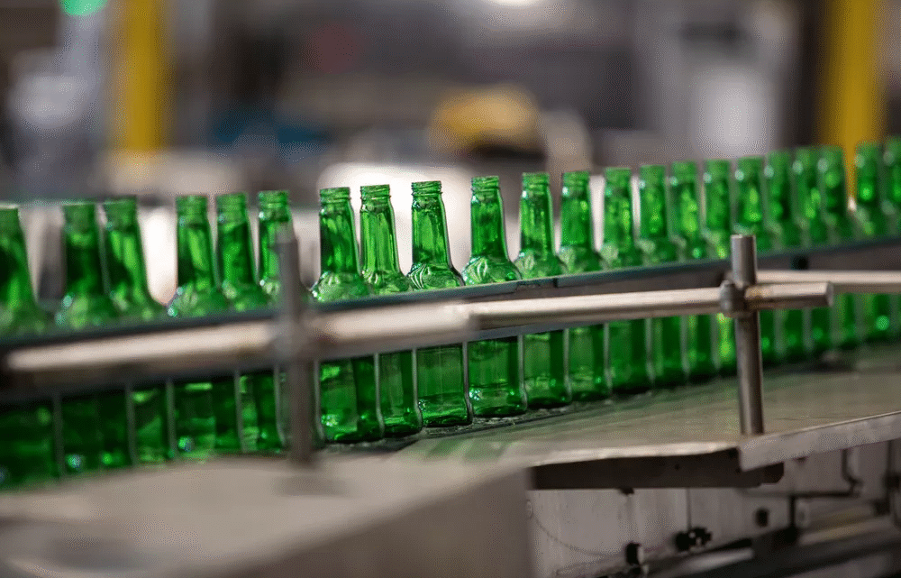 Ambev abre vagas de estágio e trainee com salários de até R$ 9,5 mil