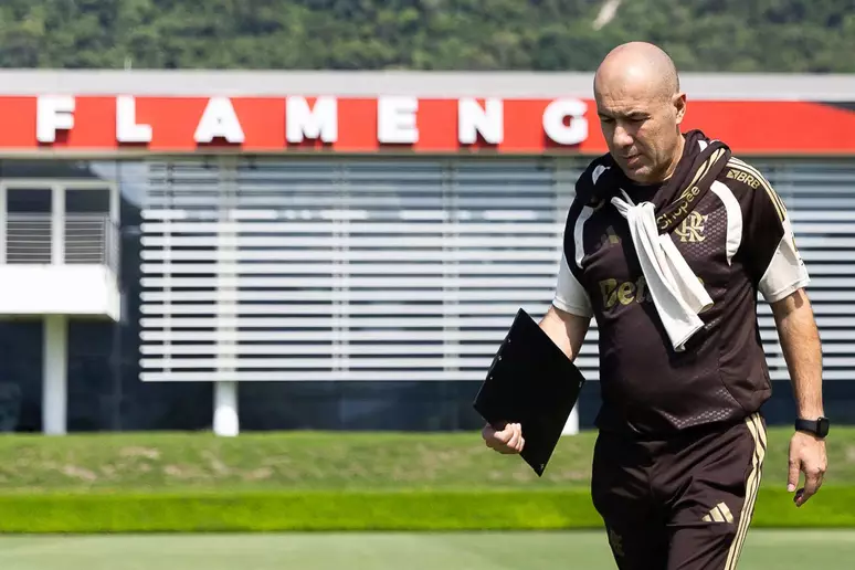 Flamengo compra 100% dos direitos de Wallace Yan e garante duas promessas para a base