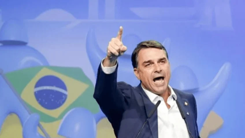 TSE restabelece filiação de Flávio Bolsonaro ao PL e libera registro de candidatura