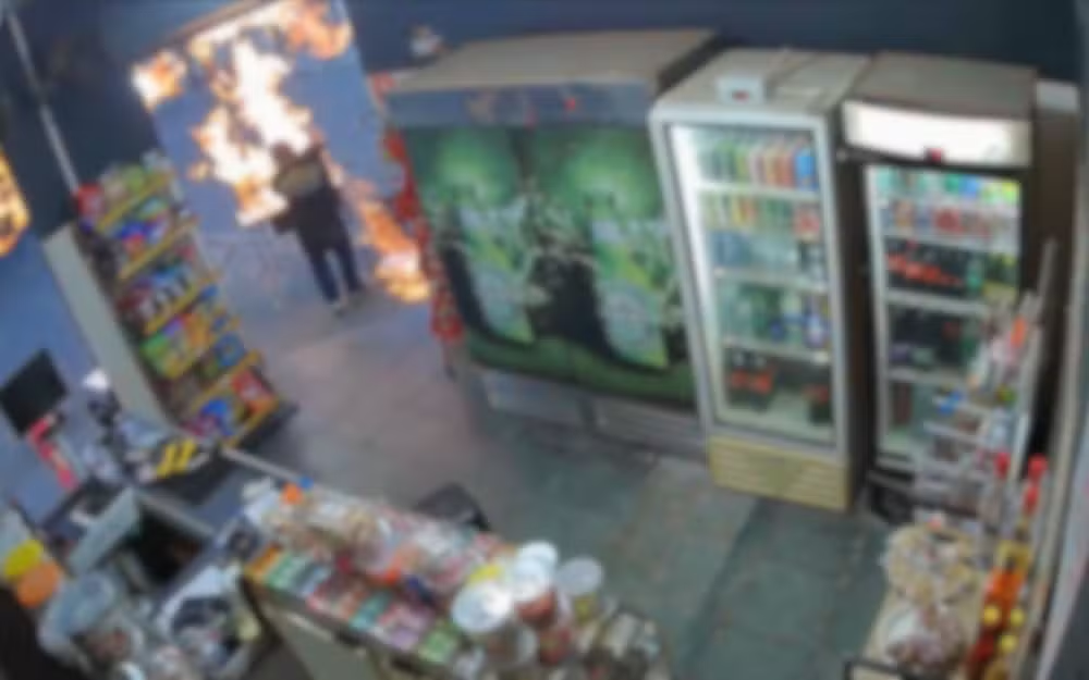 Comerciante morre após forte explosão em churrasqueira de espetaria no interior de SP