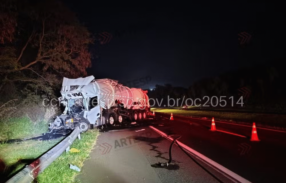 Motorista de carreta morre em grave acidente na Rodovia Washington Luís