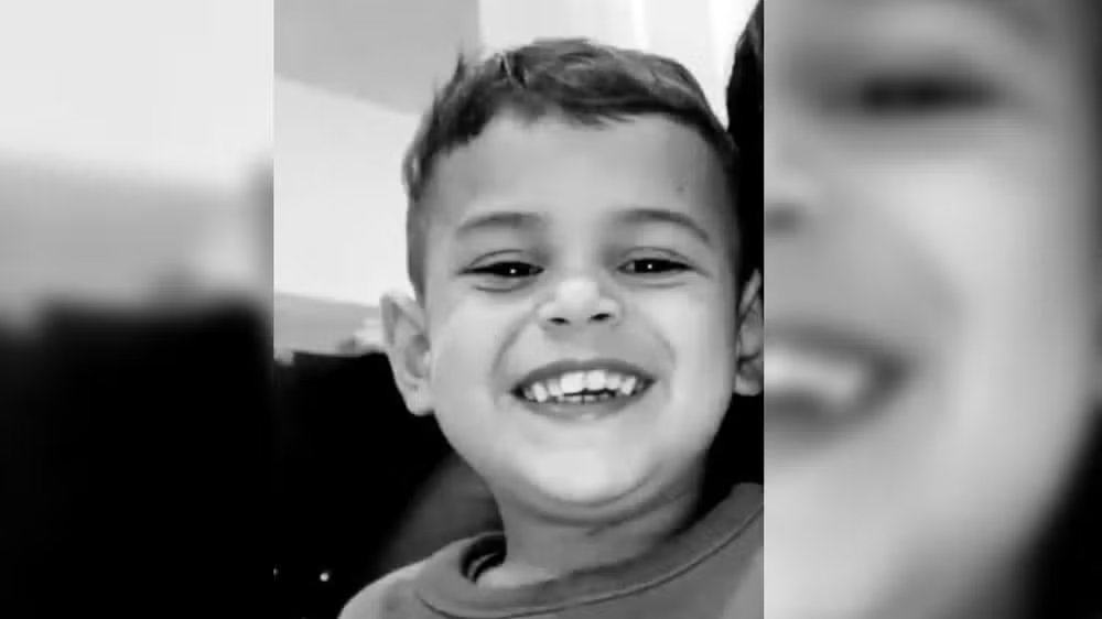 Menino de 2 anos atacado por cão em Agudos é enterrado sob forte comoção Menino de 2 anos atacado por cão em Agudos é enterrado sob forte comoção