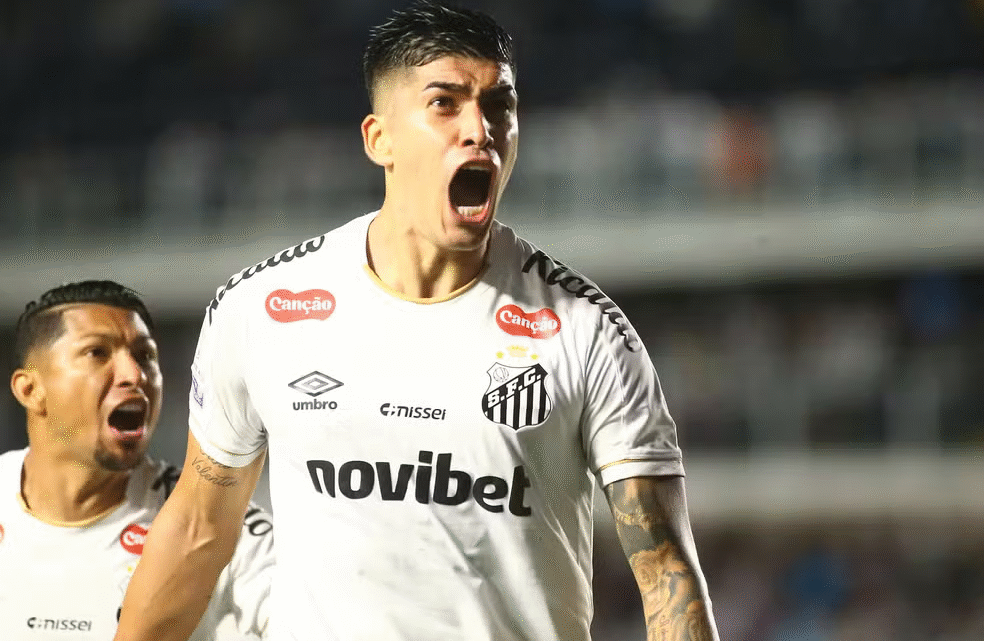 Santos vende Adonis Frías ao Atlas do México por 19,5 milhões de reais Santos vende Adonis Frías ao Atlas do México por 19,5 milhões de reais