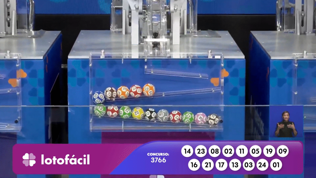 Confira o resultado e os números sorteados na Lotofácil 3766 e veja se ganhou o prêmio de R$ 2 milhões nesta quarta-feira (19).