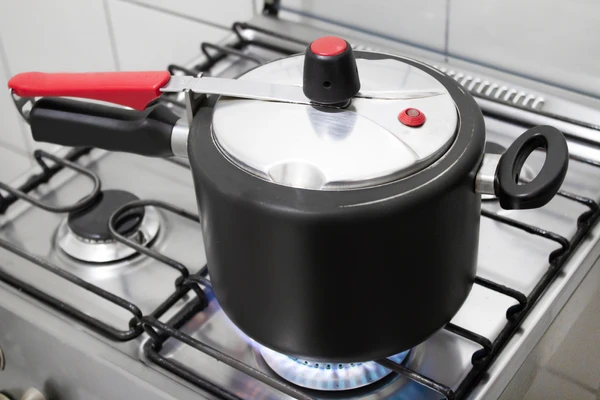 Panela de pressão pode explodir? Veja os erros que colocam sua segurança em risco