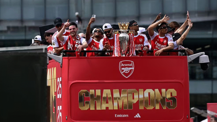 Arsenal inicia defesa do título da Premier League em cenário de reformulação dos rivais