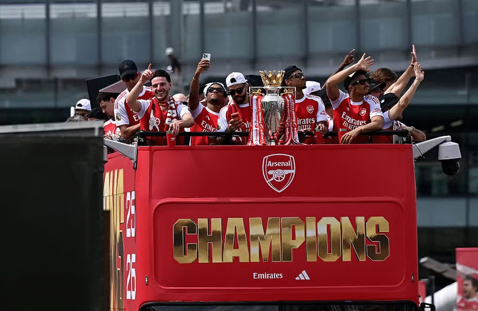 Arsenal inicia defesa do título da Premier League em cenário de reformulação dos rivais