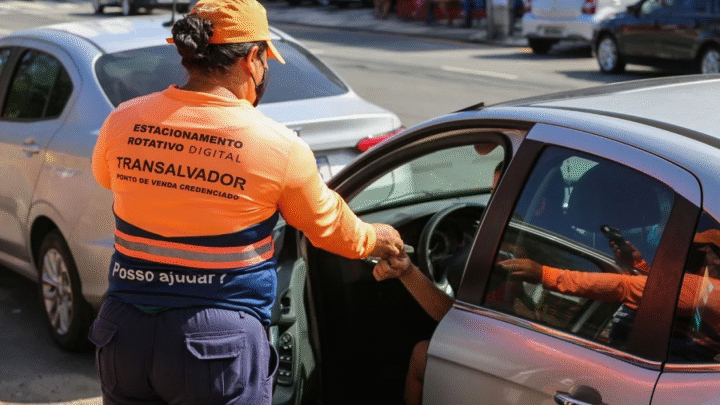 Transalvador regulamenta 27 novas vagas de Zona Azul na Rua Jayme Sapolnik