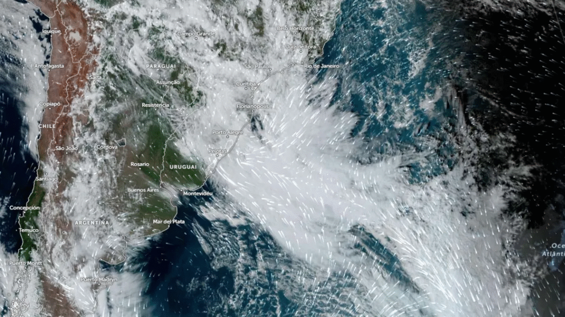 Ciclone bomba avança pelo Sul e ameaça provocar rajadas de vento de até 110 km/h no Brasil