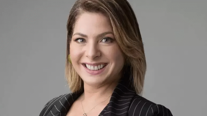 Daniela Lima supera a GloboNews no Ibope com frequência 1 ano após ser demitida do canal