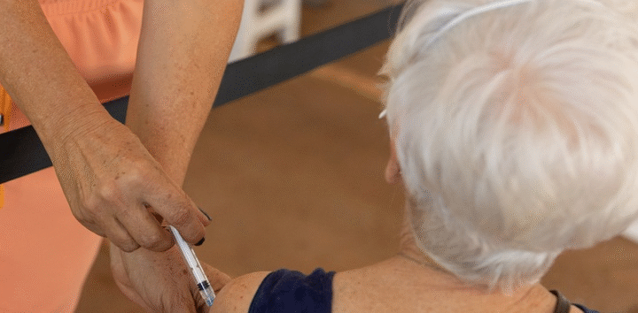 Doença pneumocócica: Ministério da Saúde amplia vacinação para mais de 80 anos