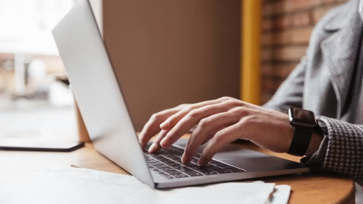 Fim do home office já muda mercado de imóveis e morar no interior perde força