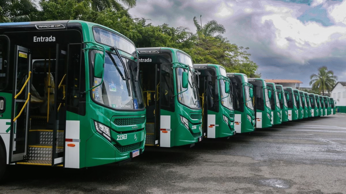 Novos ônibus com ar-condicionado começam a rodar em Salvador