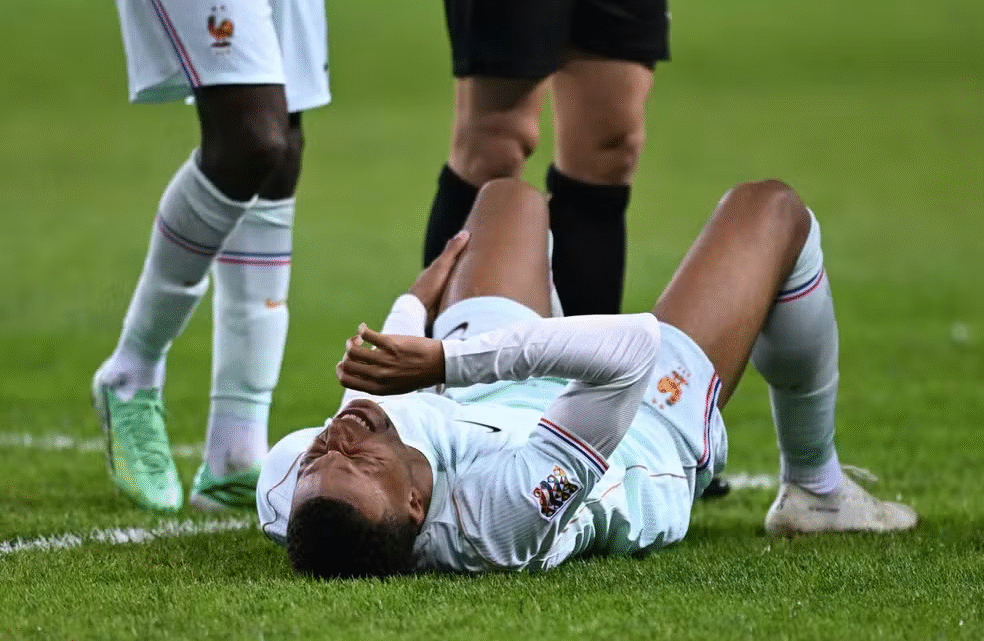 Turquia x França: Mbappé marca gol, sente lesão no joelho e preocupa seleção