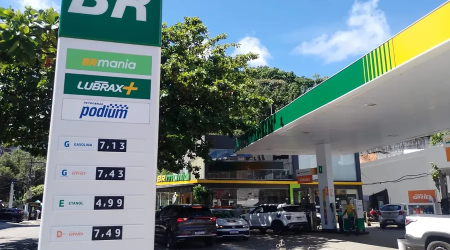 Preço do combustível sobe na Bahia após reajuste da gasolina e do diesel Preço do combustível sobe na Bahia após reajuste da gasolina e do diesel