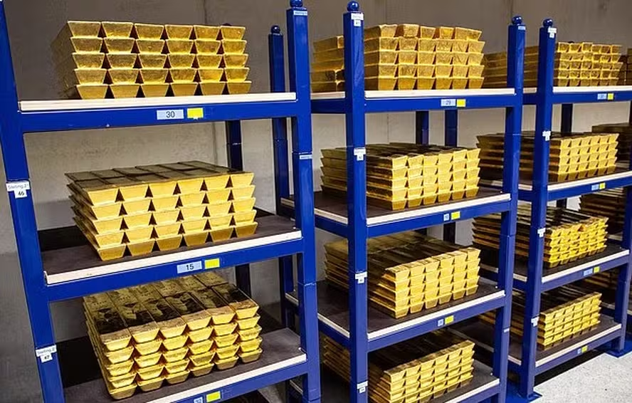 Holanda retira 86 toneladas de ouro dos EUA e do Canadá Holanda retira 86 toneladas de ouro dos EUA e do Canadá