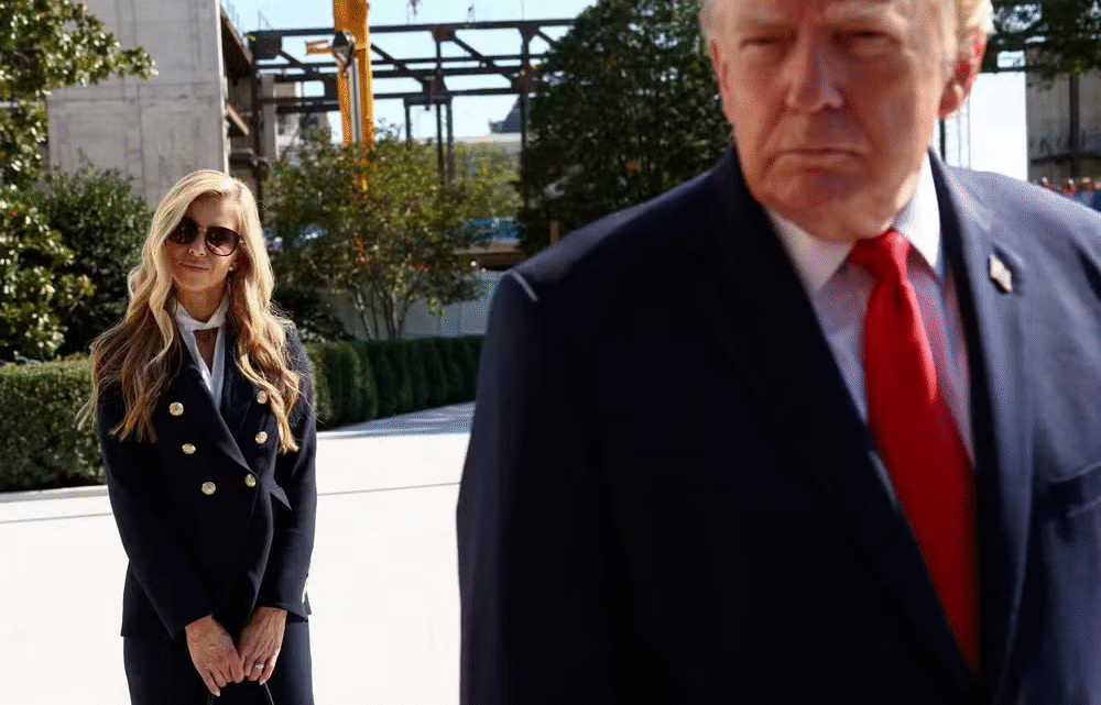 Trump demite nova secretária de imprensa da Casa Branca após apenas cinco dias no cargo