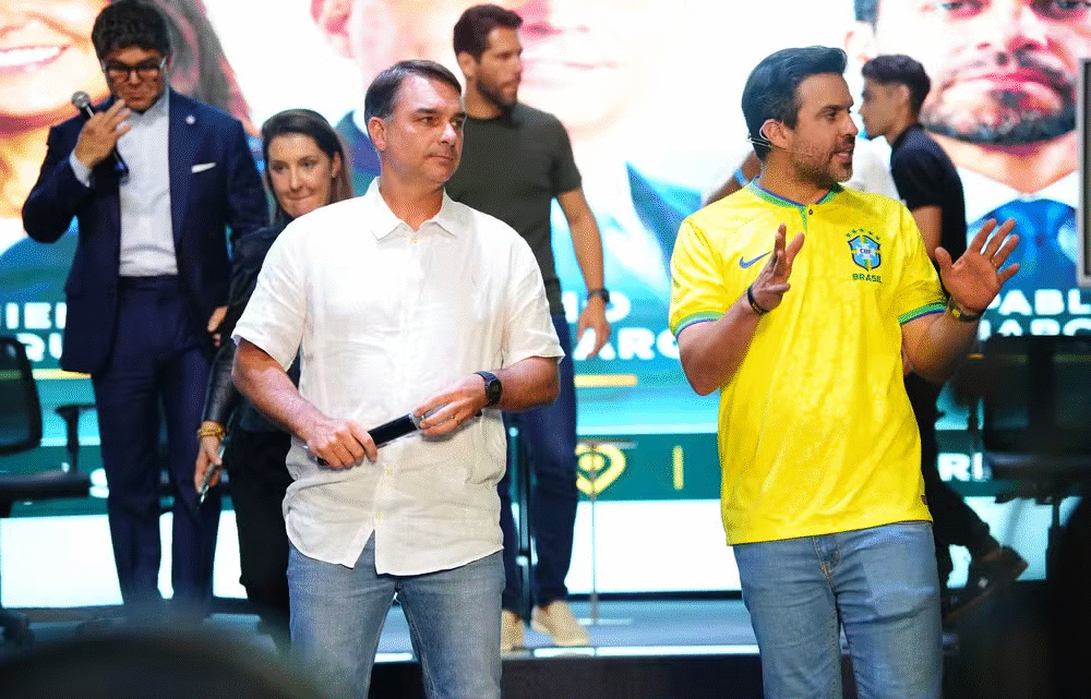 Flávio Bolsonaro se reúne com influenciadores em SP, e Marçal defende estratégia de “vender o medo”