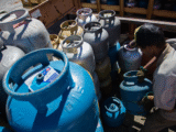 Gás de cozinha e gasolina ficam mais caros na Bahia após reajuste da Acelen - Foto: Moisés Silva