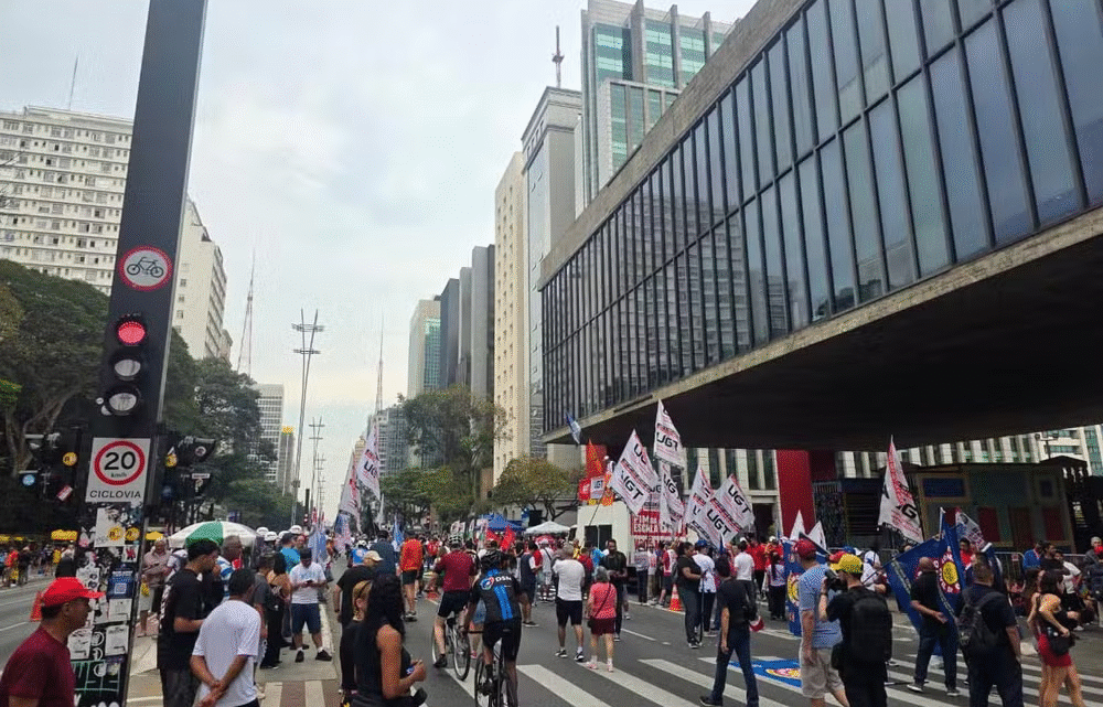 PEC do fim da escala 6×1 entra em debate no Senado sob forte disputa política entre governo e oposição