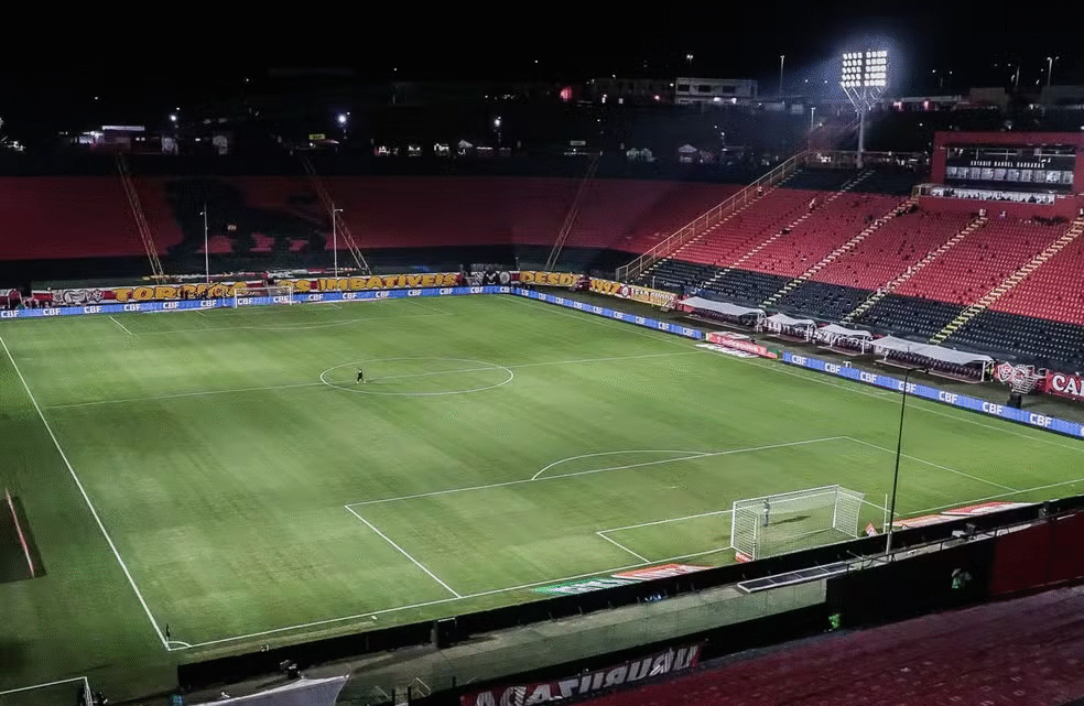 Vitória x Chapecoense se enfrentam no Barradão em jogo decisivo da 29ª rodada