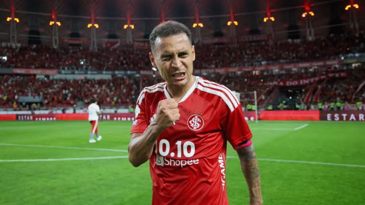 Corinthians demite Fernando Diniz após derrota para o Inter no Beira-Rio
